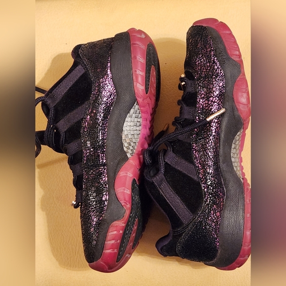 Air Jordan 11 Low 'Rook to Queen' - Picture 9 of 10